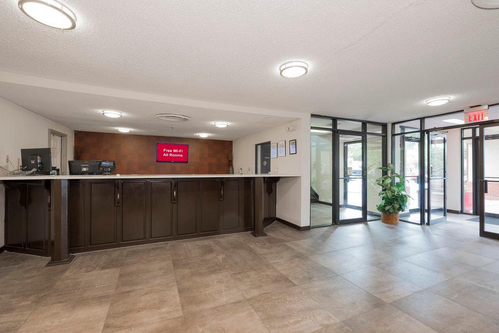 Red Roof Inn Plus+ & Suites Opelika Exterior photo