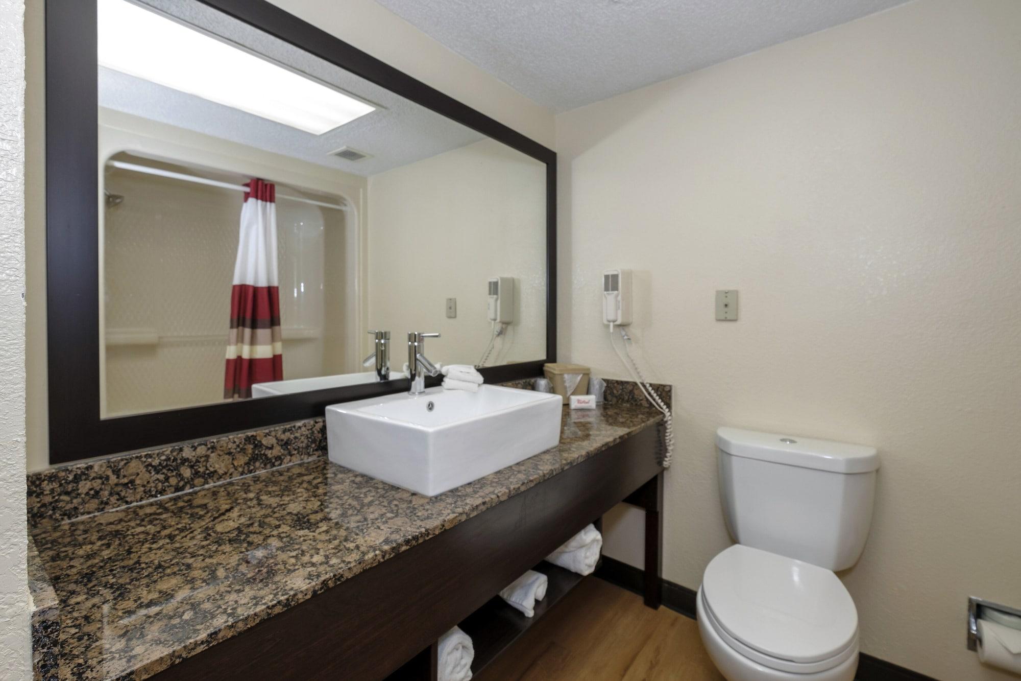 Red Roof Inn Plus+ & Suites Opelika Exterior photo