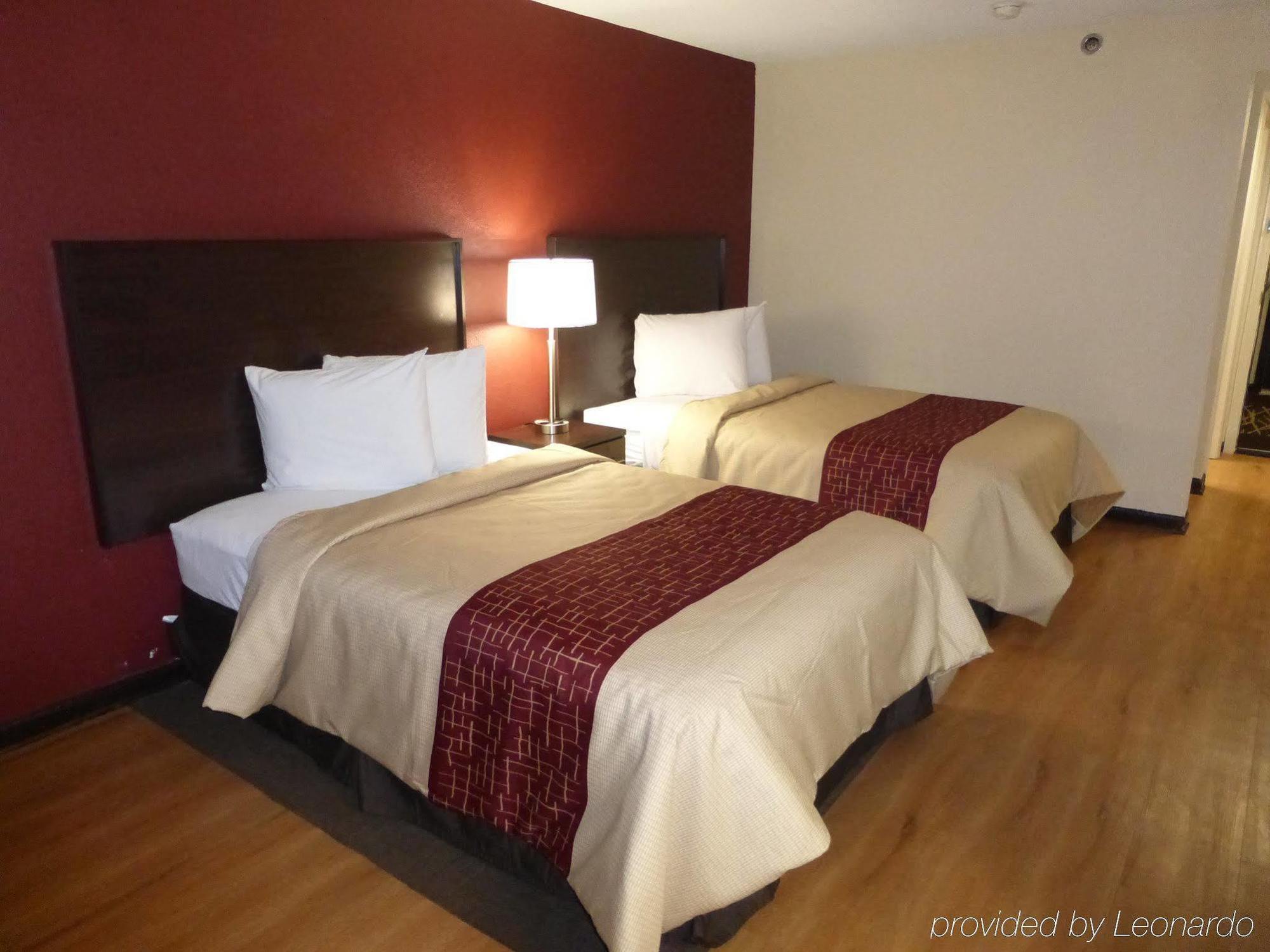 Red Roof Inn Plus+ & Suites Opelika Exterior photo