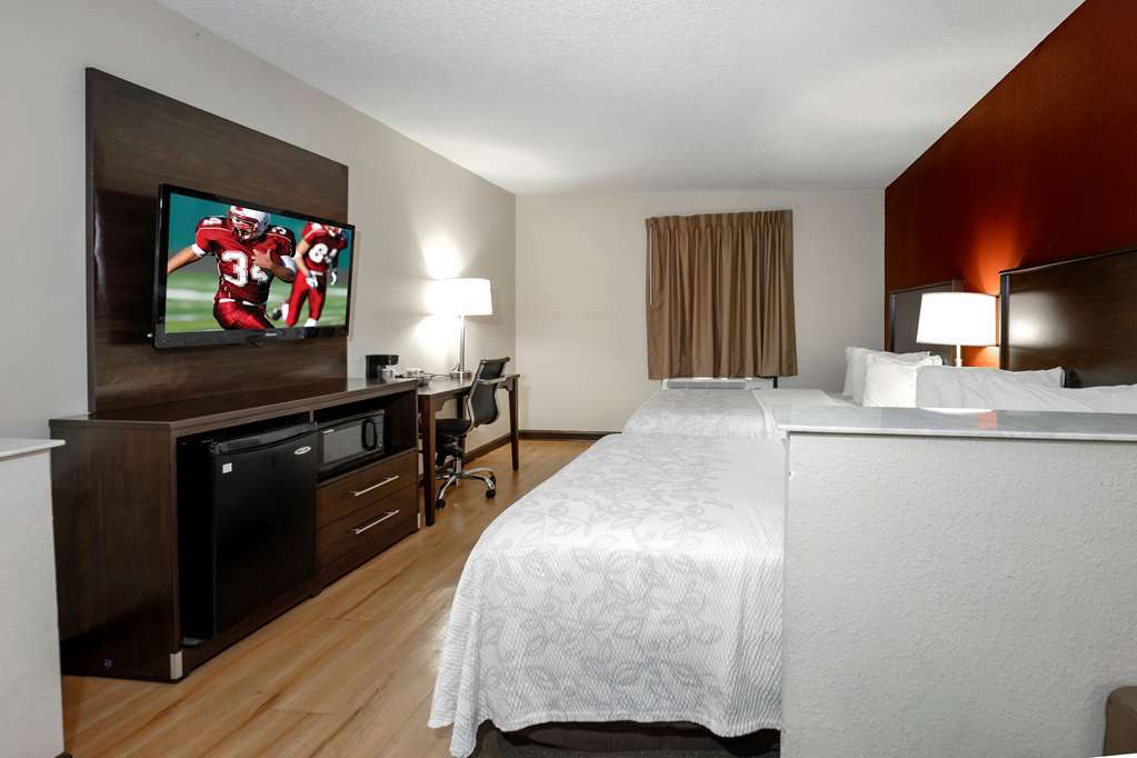 Red Roof Inn Plus+ & Suites Opelika Room photo